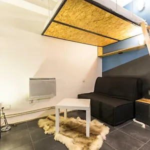 Pretty 25 M2 In A Lively District Appartamento