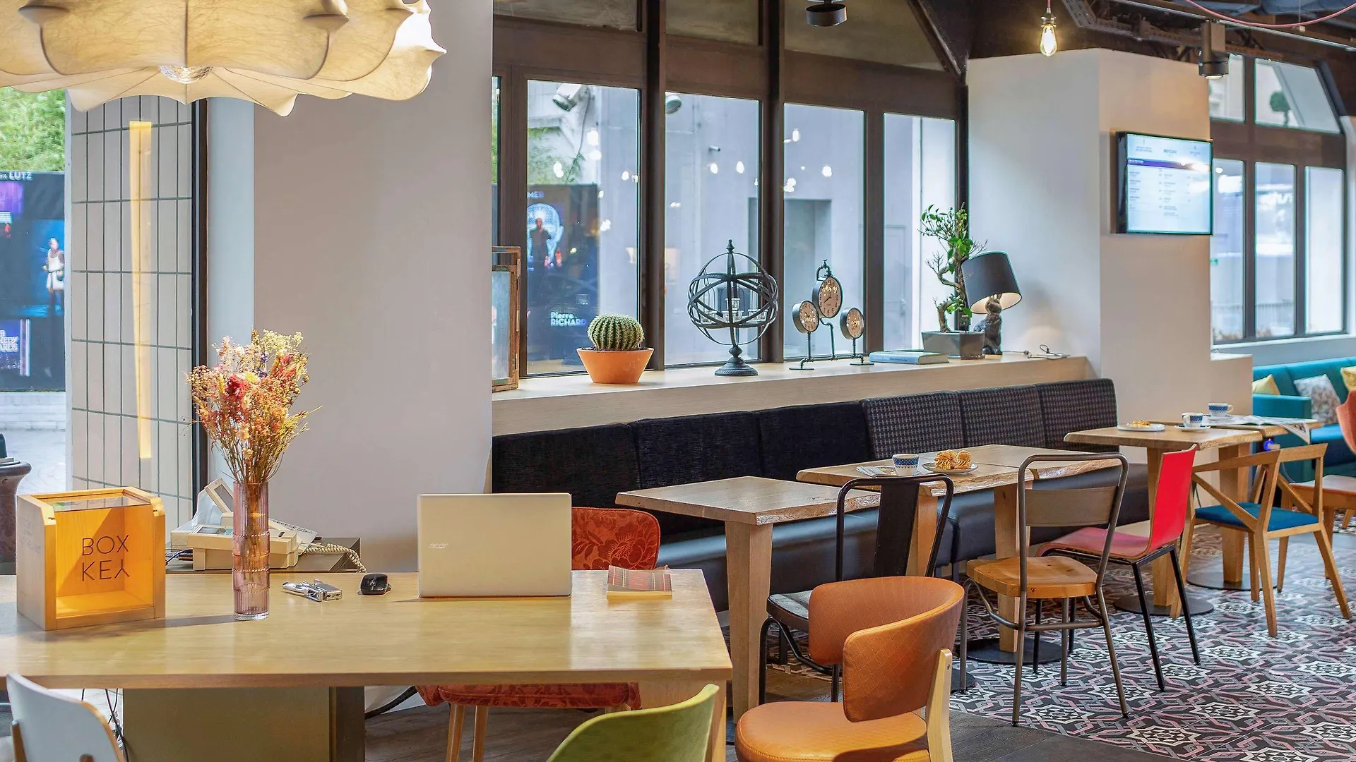 Hotel Mercure Paris Centre Gare Montparnasse 4*,